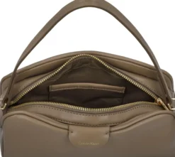 Calvin Klein Emblem trio kameralaukku