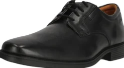 Clarks Tilden Plain pukukengät