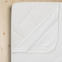 Familon Lux Light-vauvan sijauspatjan suojus 60x120 cm valkoinen