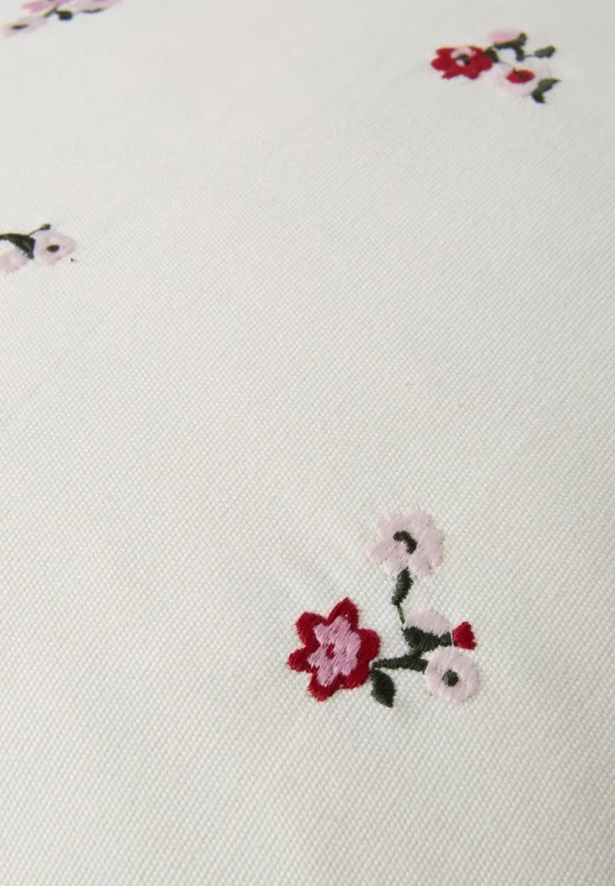 Åhléns Ruby tyynynpäällinen 50x50 cm luonnonvalkoinen