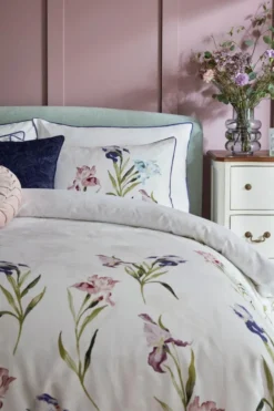 Laura Ashley Hawling Irises pussilakanasetti 150x210+50x60cm