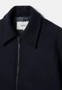 NORVIE vincent takki